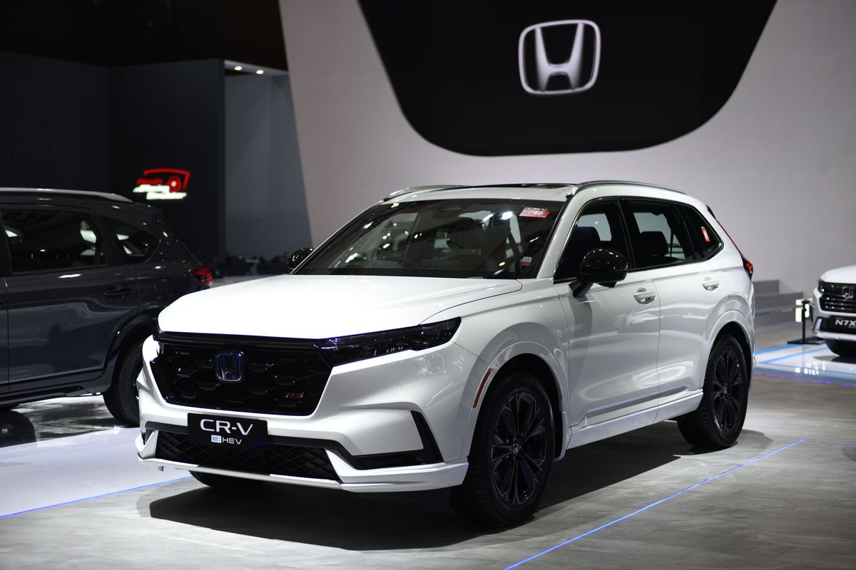 Honda CR-V e:HEV 2025: SUV Hybrid Sporty untuk Keluarga